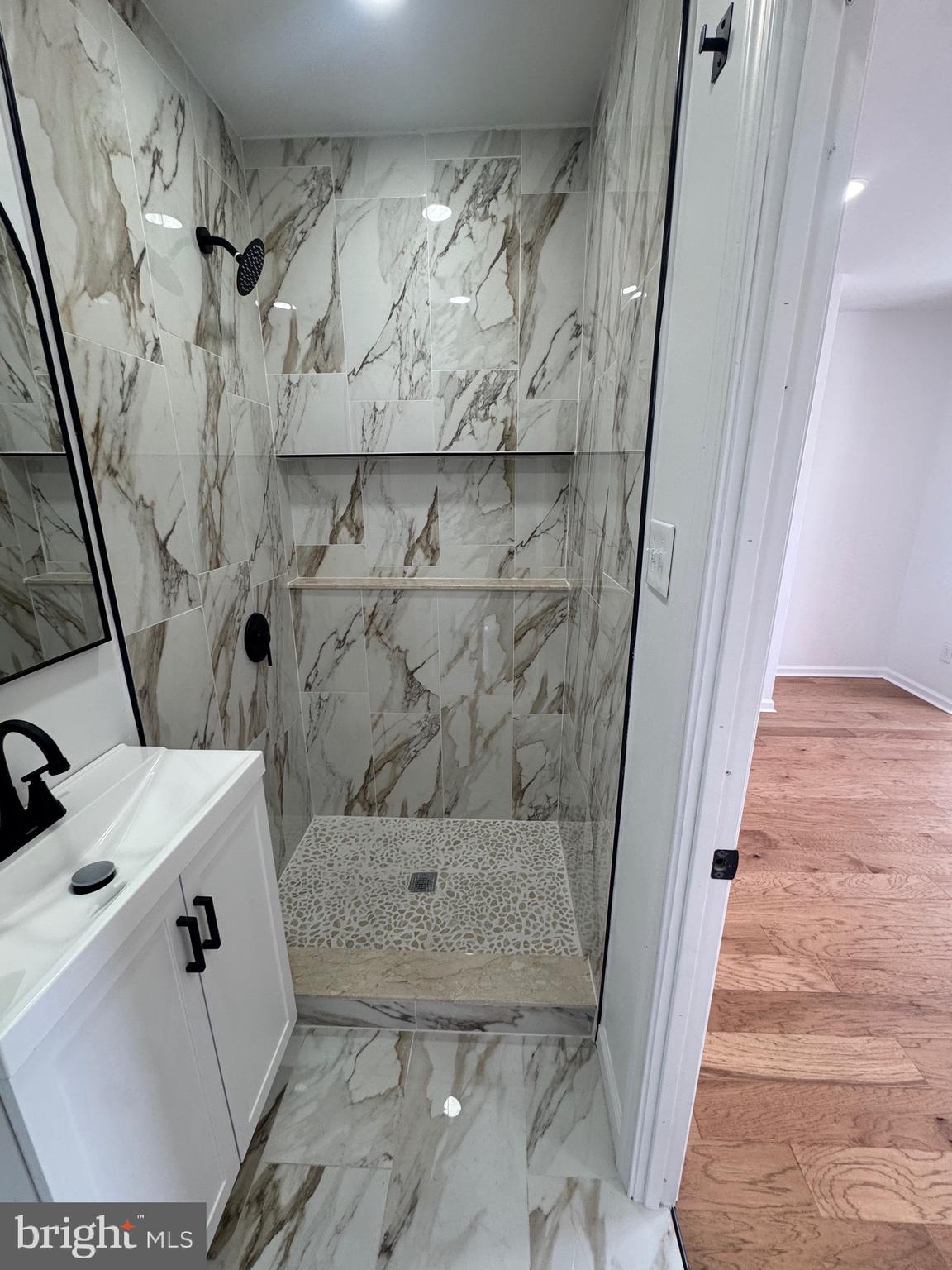 6627 N SMEDLEY STREET