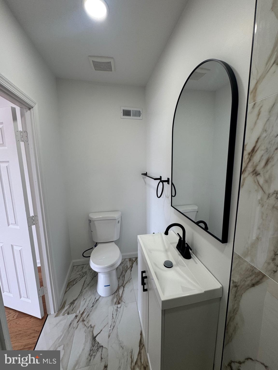 6627 N SMEDLEY STREET