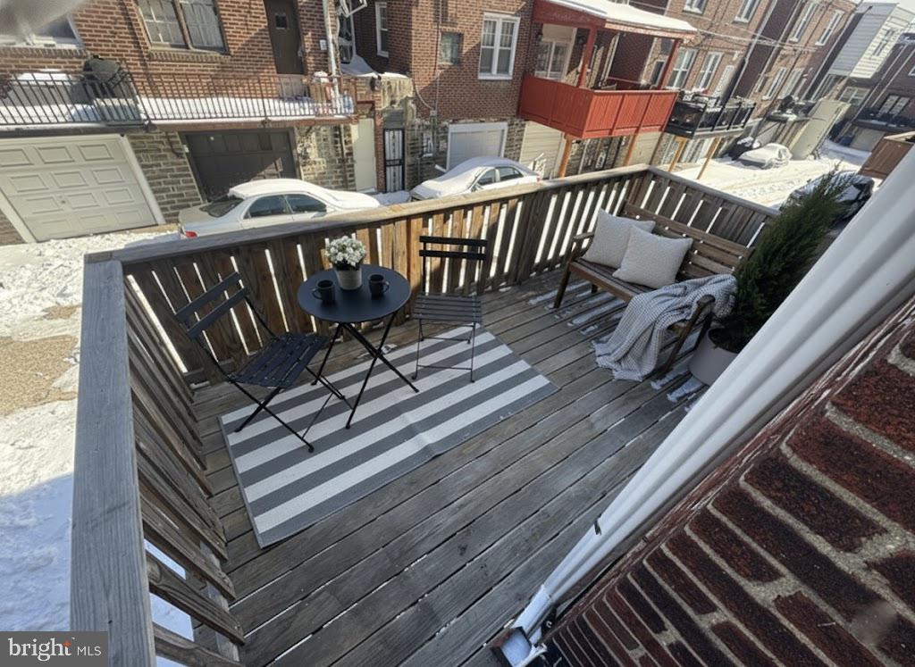 6627 N SMEDLEY STREET