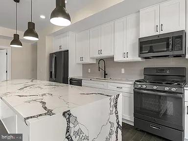 1868 FRANKFORD AVENUE 304