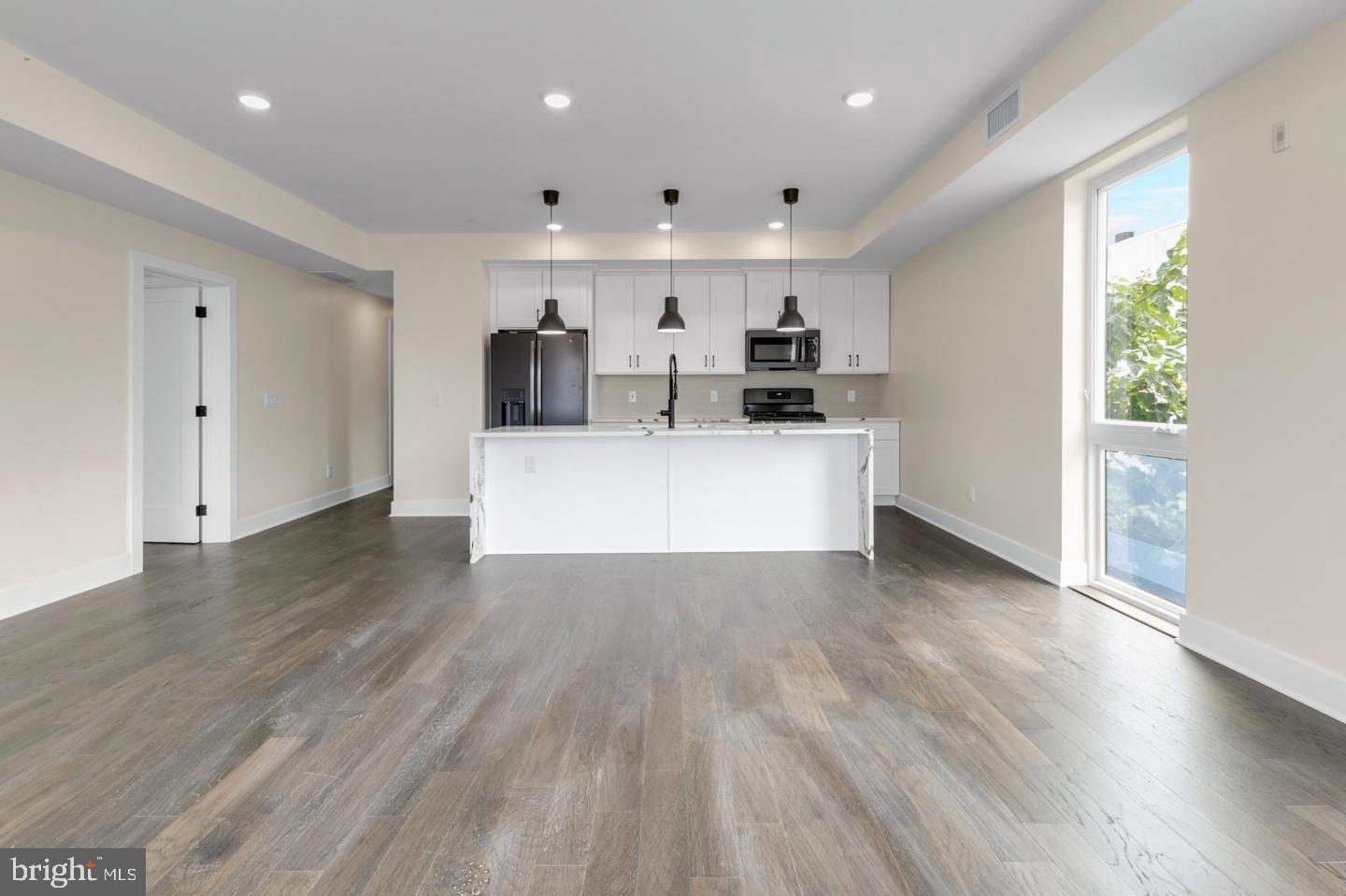 1868 FRANKFORD AVENUE 304