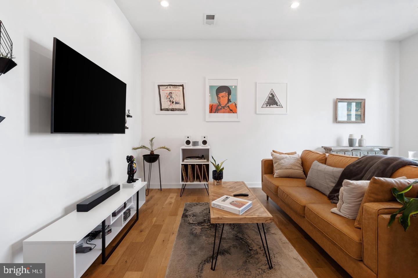 1617 N HOPE STREET 27 2D