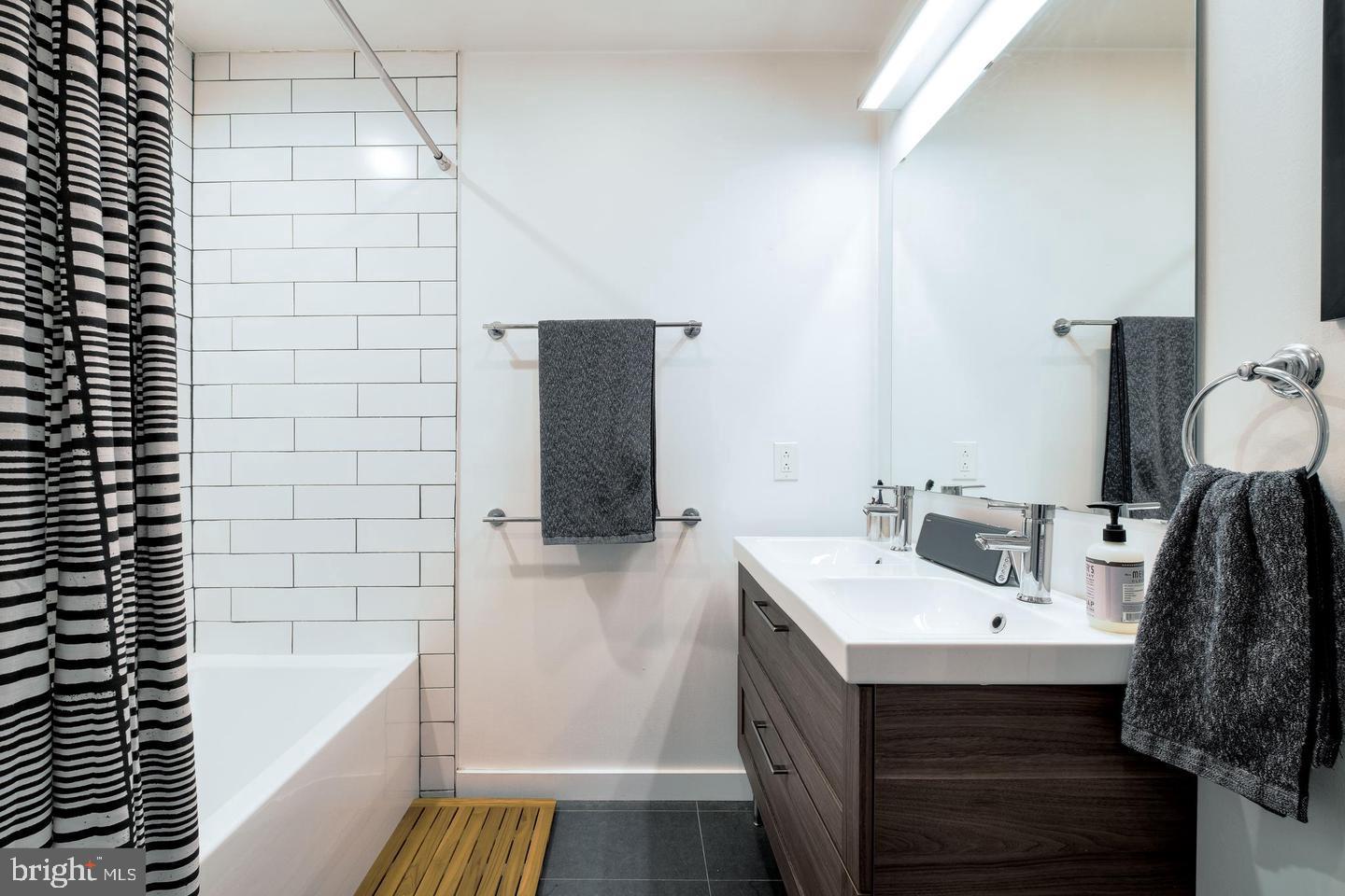 1617 N HOPE STREET 27 2D