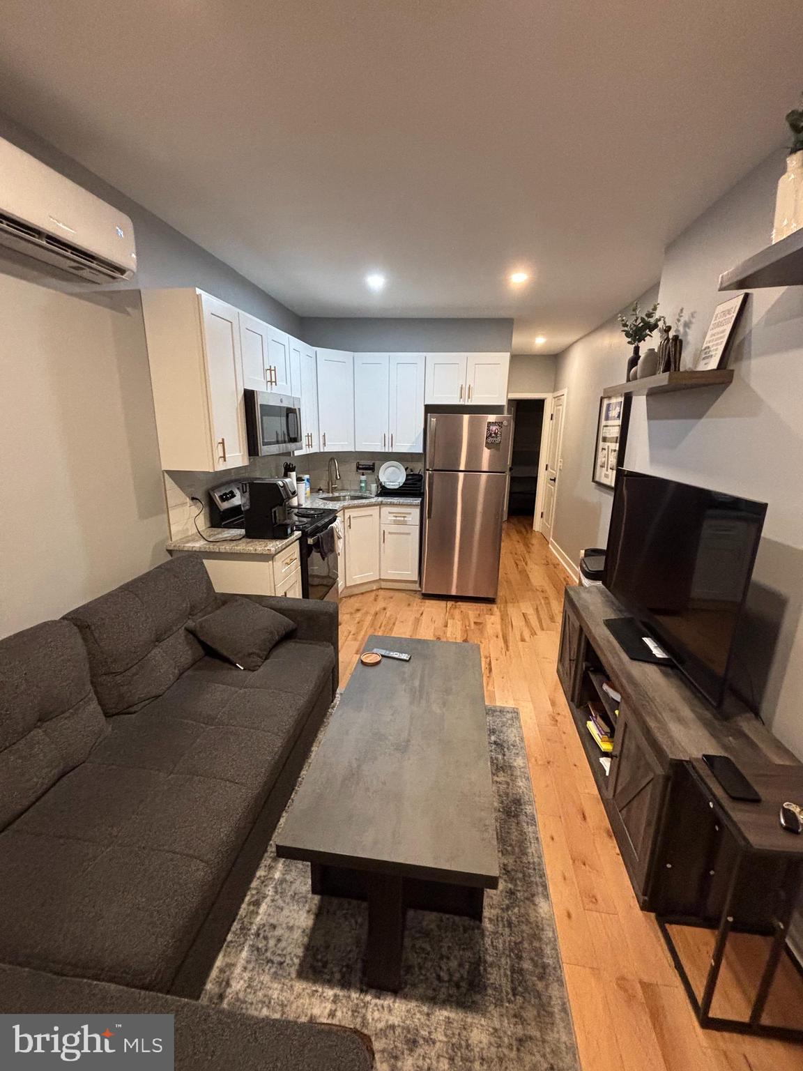 1921 S CROSKEY STREET