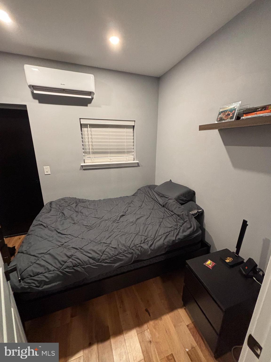 1921 S CROSKEY STREET