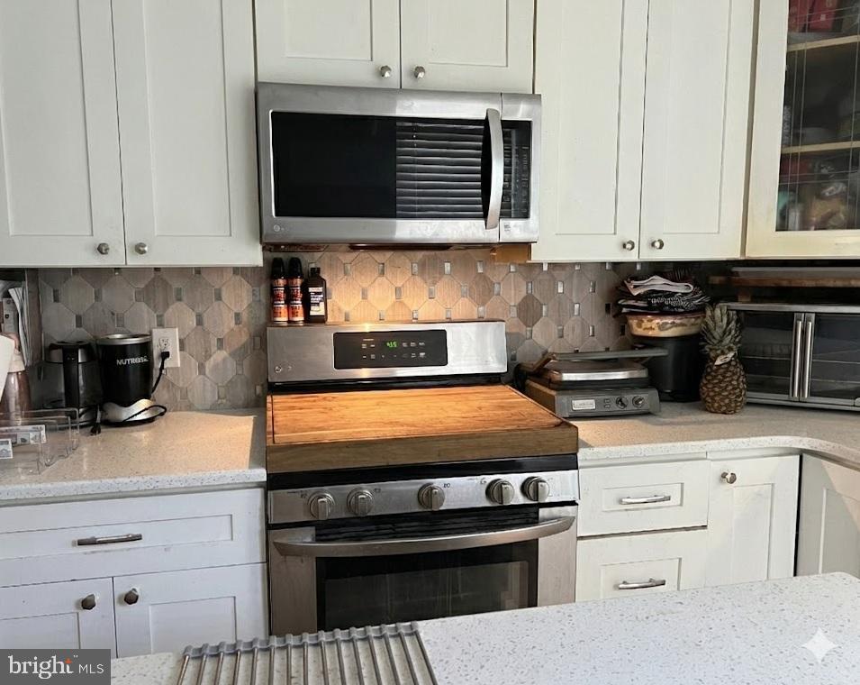 1704 N LAMBERT STREET