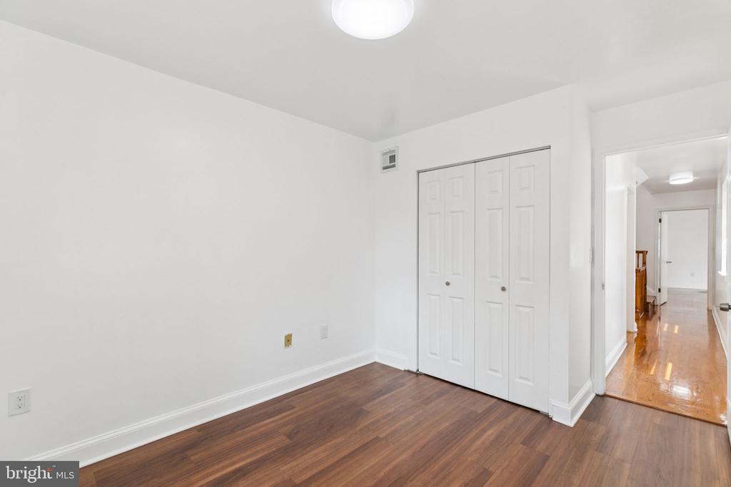 1006 S FRONT STREET