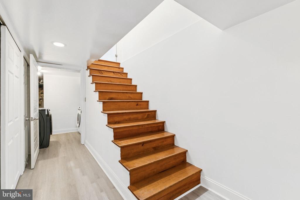 1006 S FRONT STREET