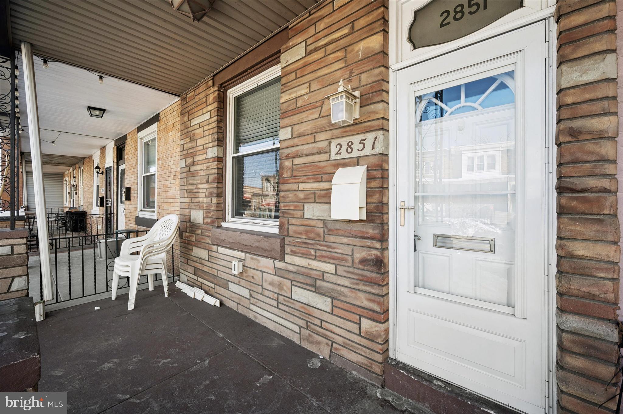 2851 ARAMINGO AVENUE