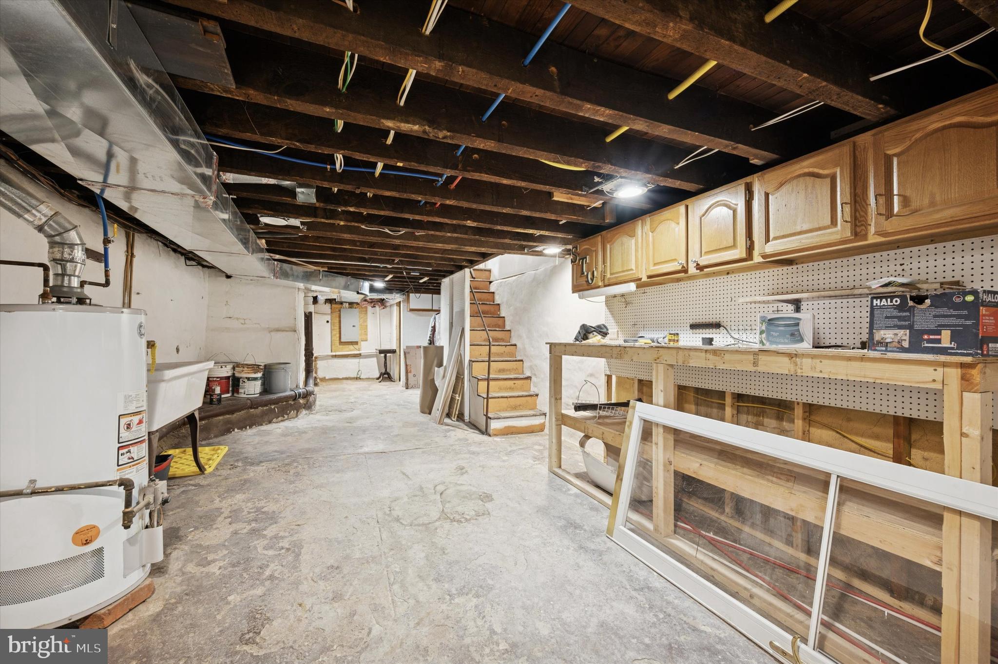 2851 ARAMINGO AVENUE