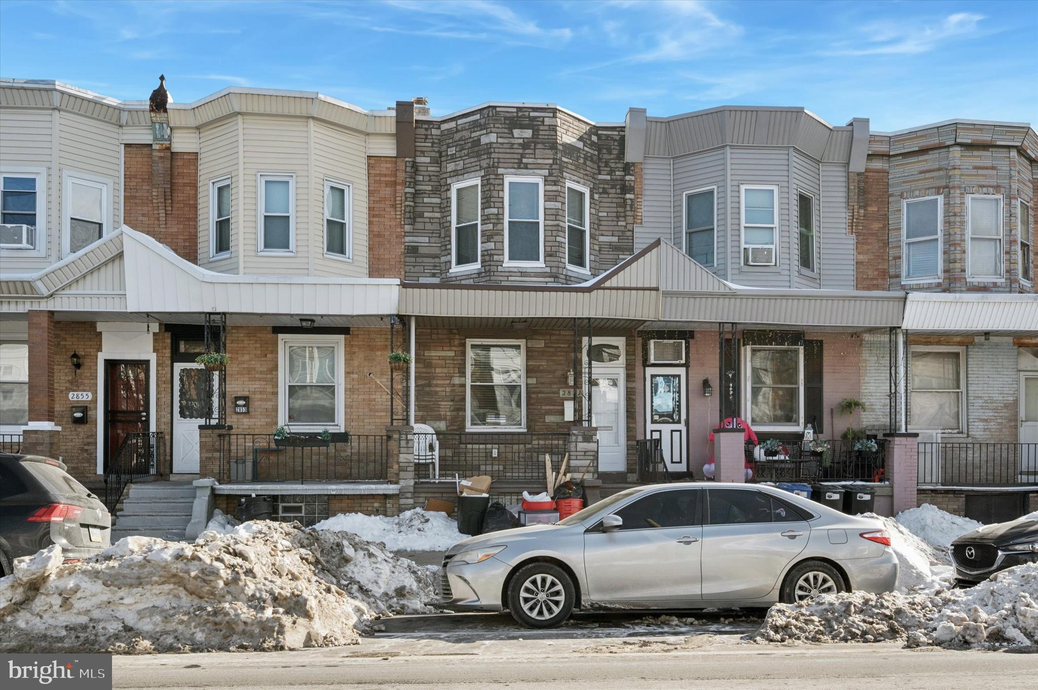 2851 ARAMINGO AVENUE