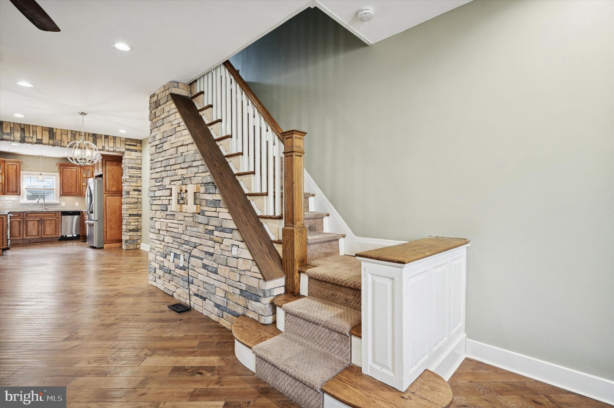 2851 ARAMINGO AVENUE