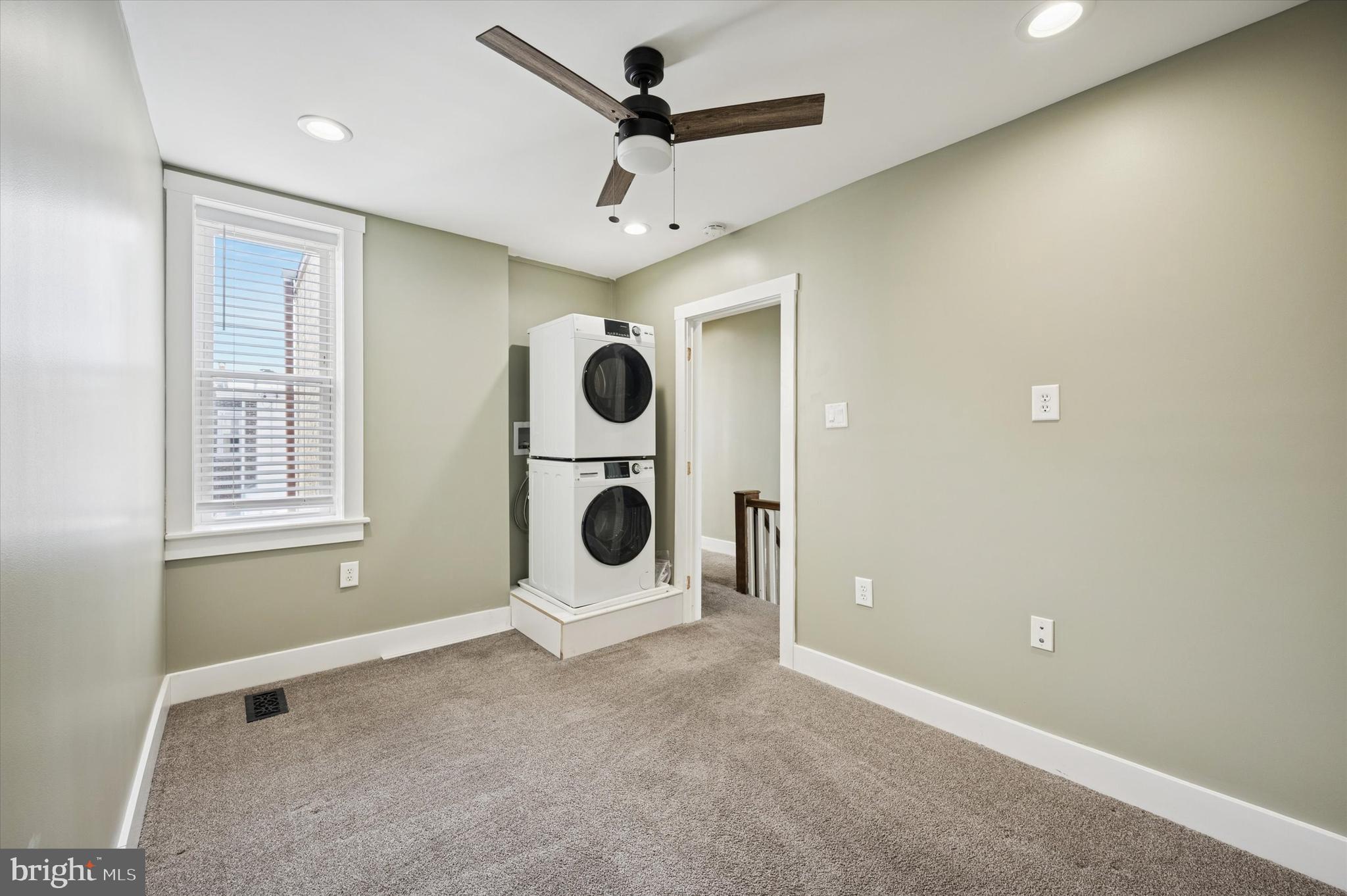 2851 ARAMINGO AVENUE