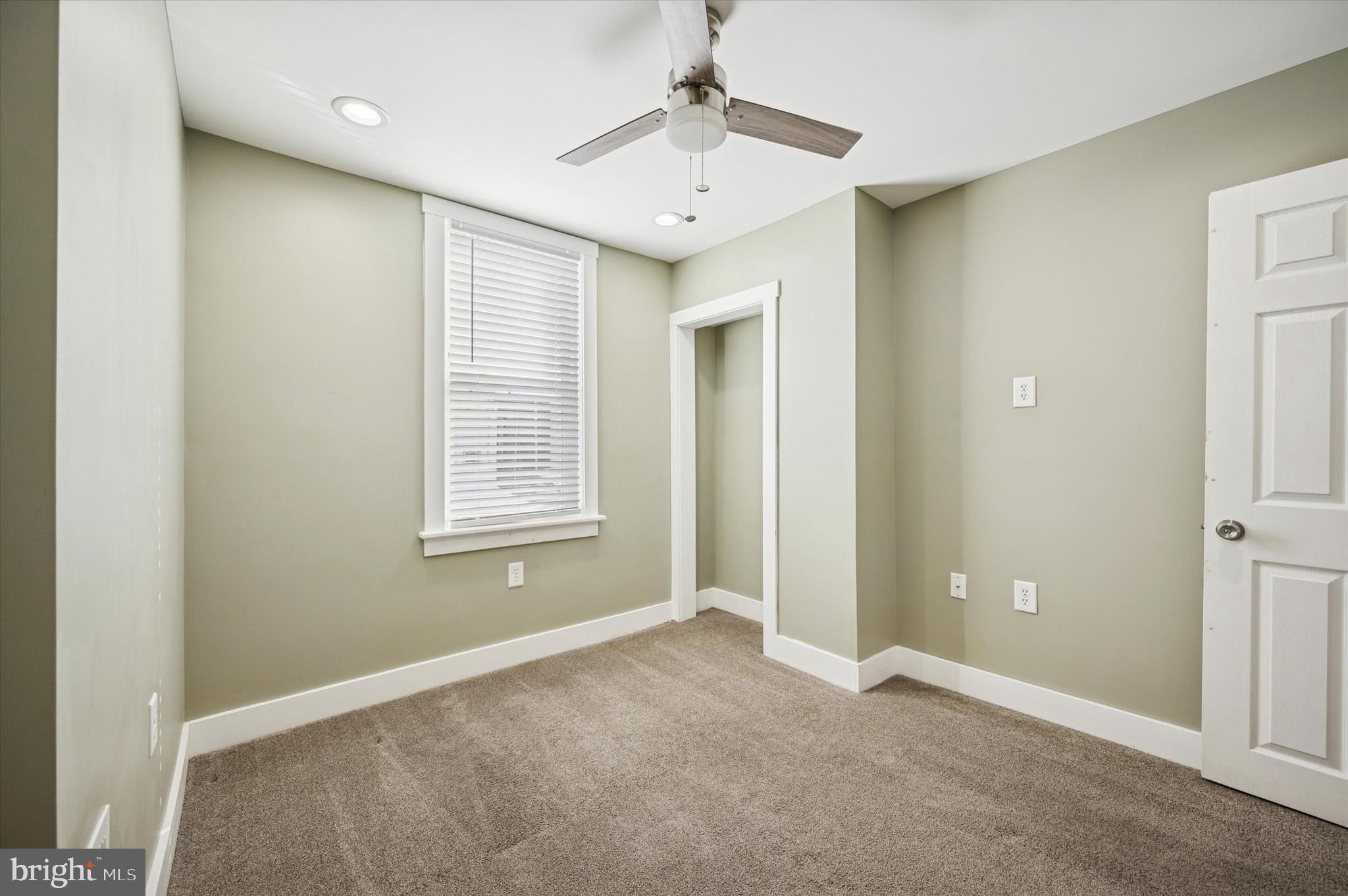 2851 ARAMINGO AVENUE