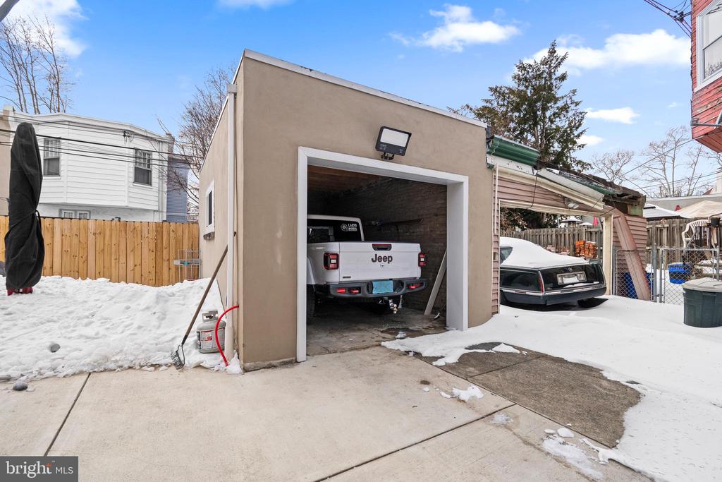 924 FOULKROD STREET