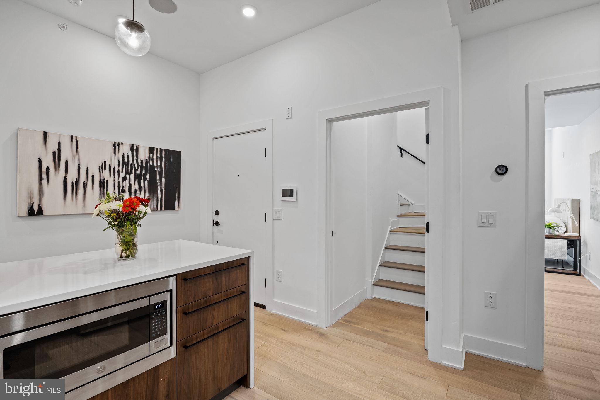 1513 CHRISTIAN STREET 4