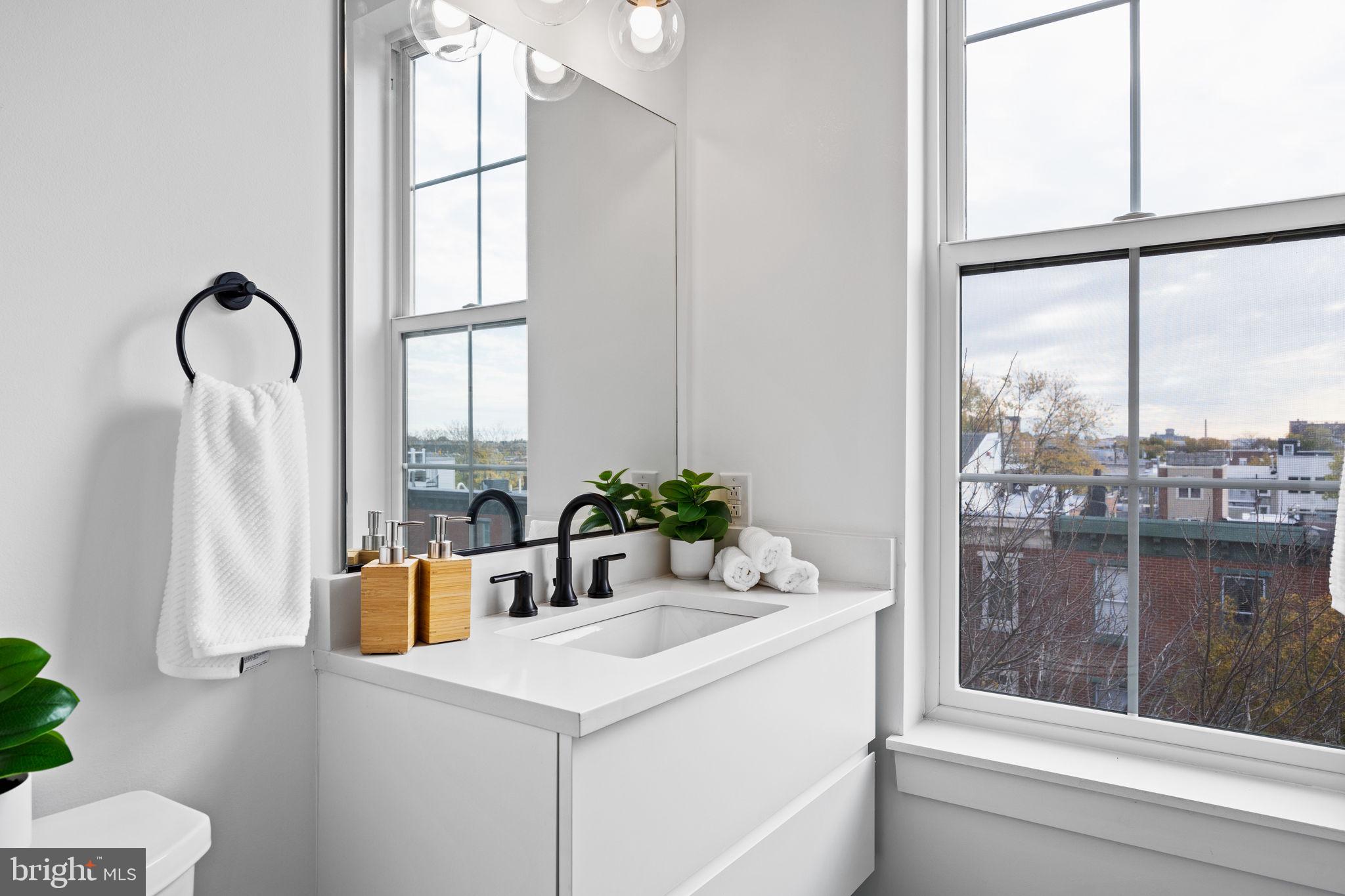 1513 CHRISTIAN STREET 4