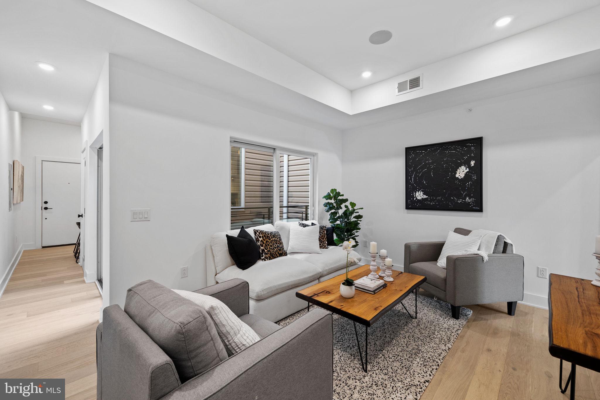 1513 CHRISTIAN STREET 4