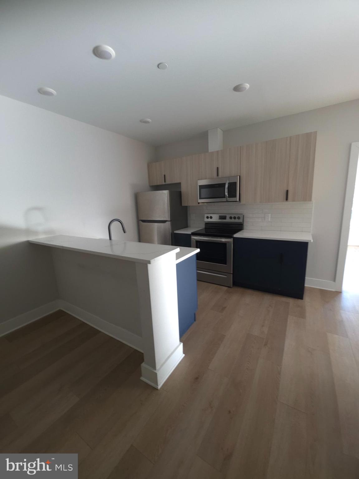 3503 MIDVALE AVENUE 404