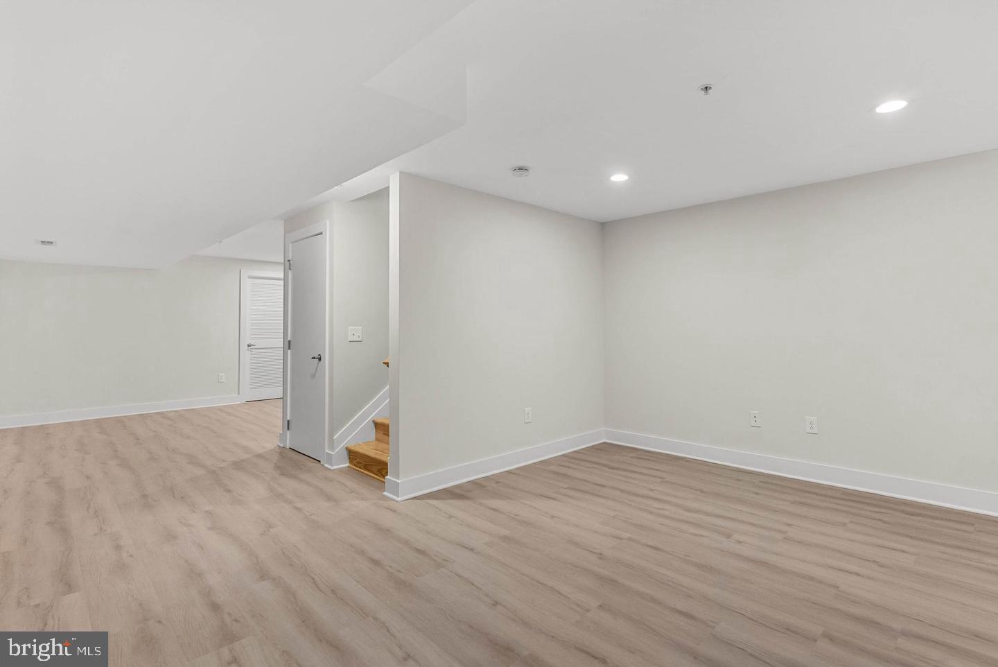 618 N AMERICAN STREET