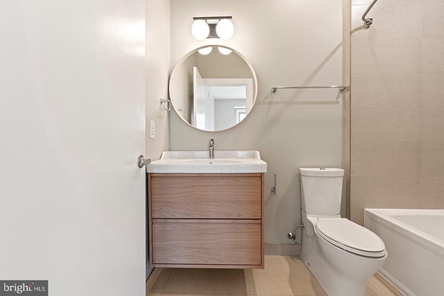 618 N AMERICAN STREET