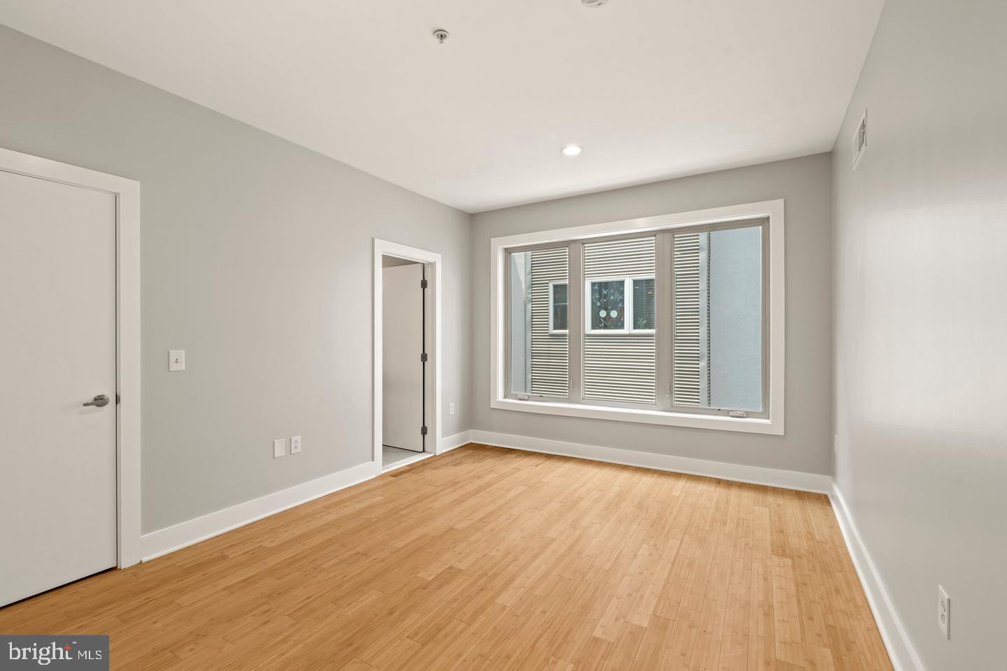 618 N AMERICAN STREET