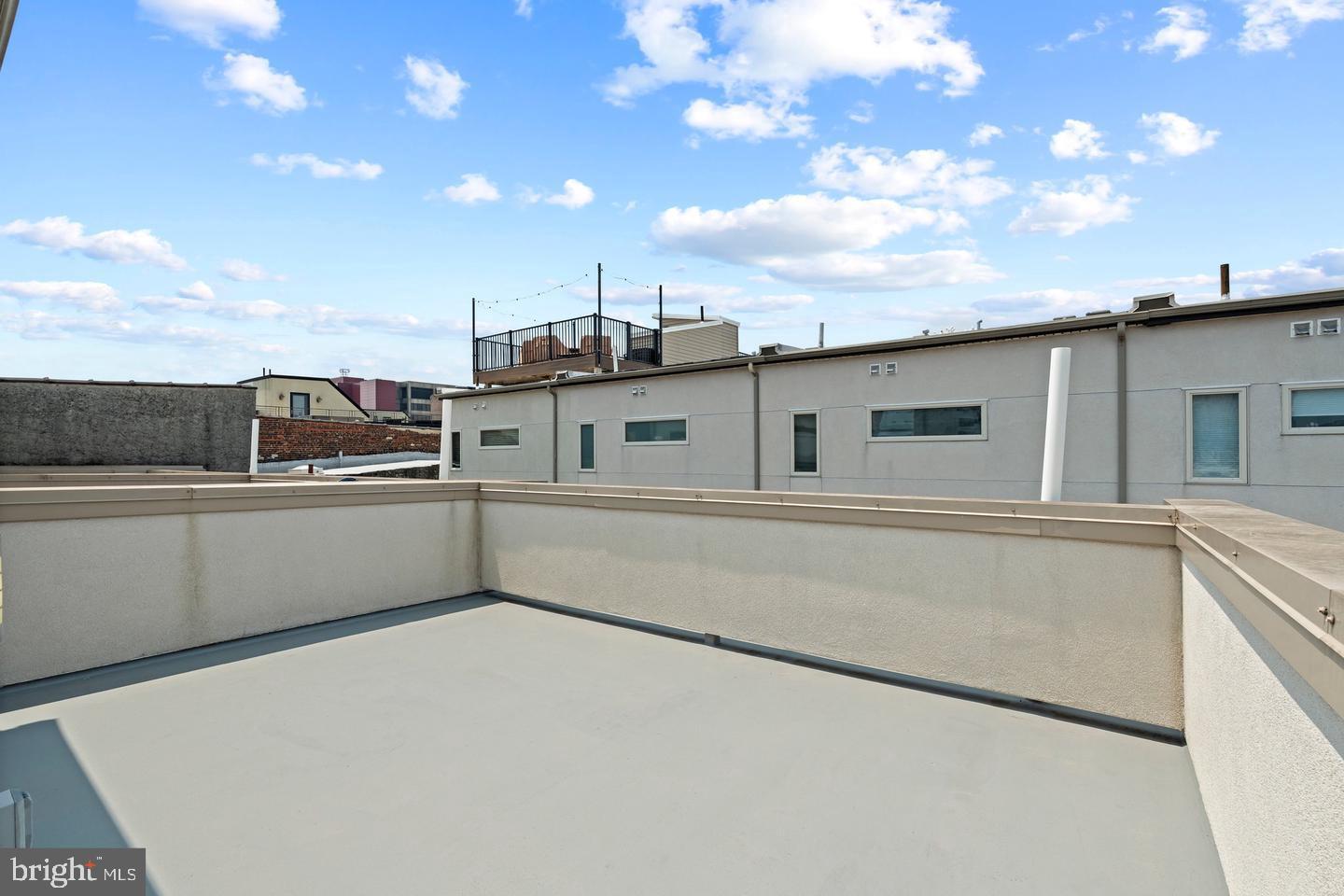 618 N AMERICAN STREET