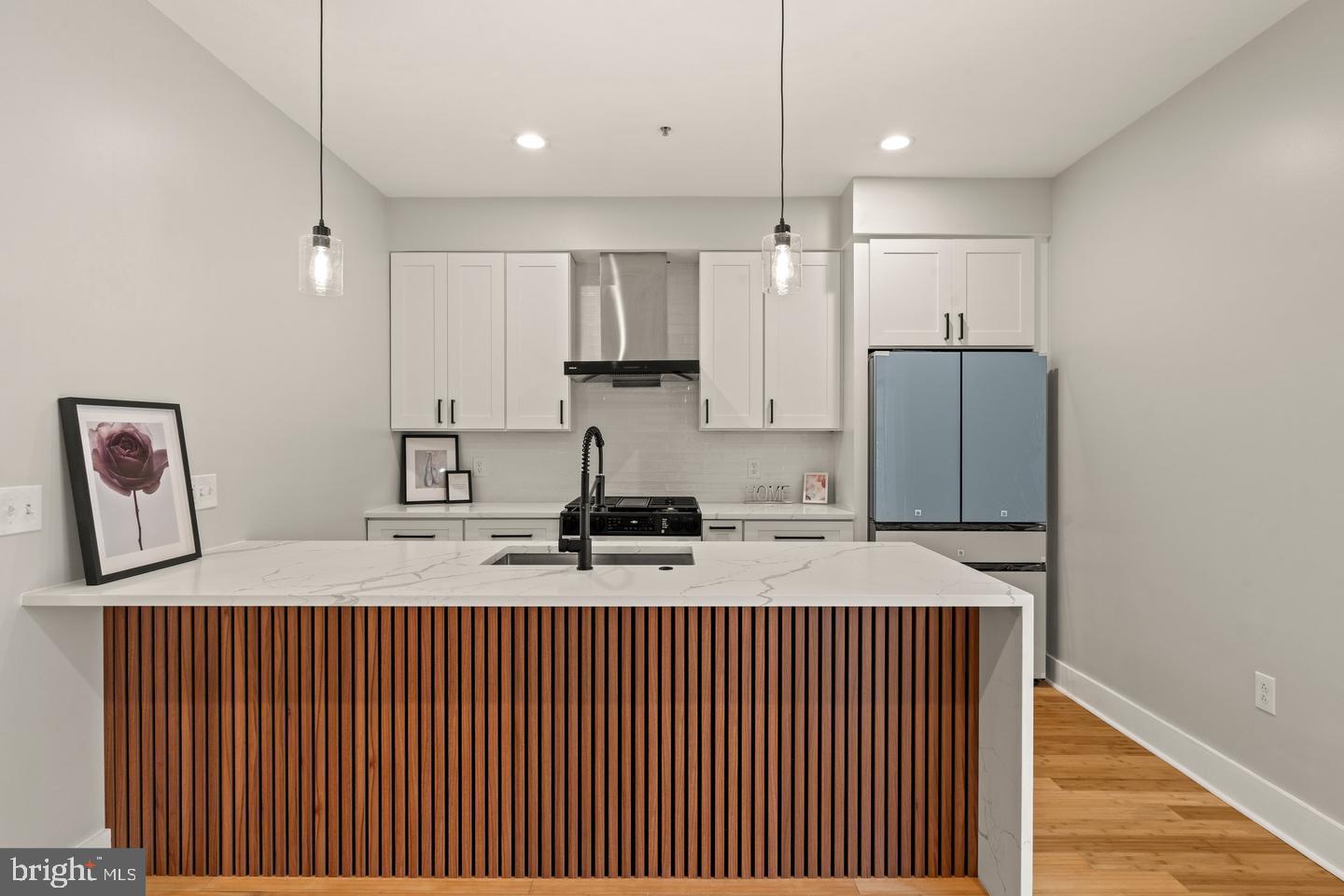 618 N AMERICAN STREET