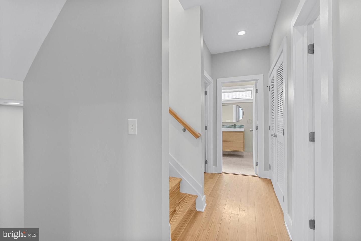 618 N AMERICAN STREET