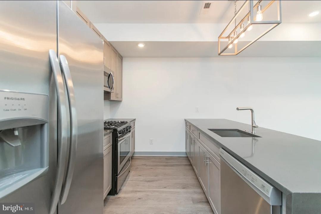 411 W BERKS STREET 3