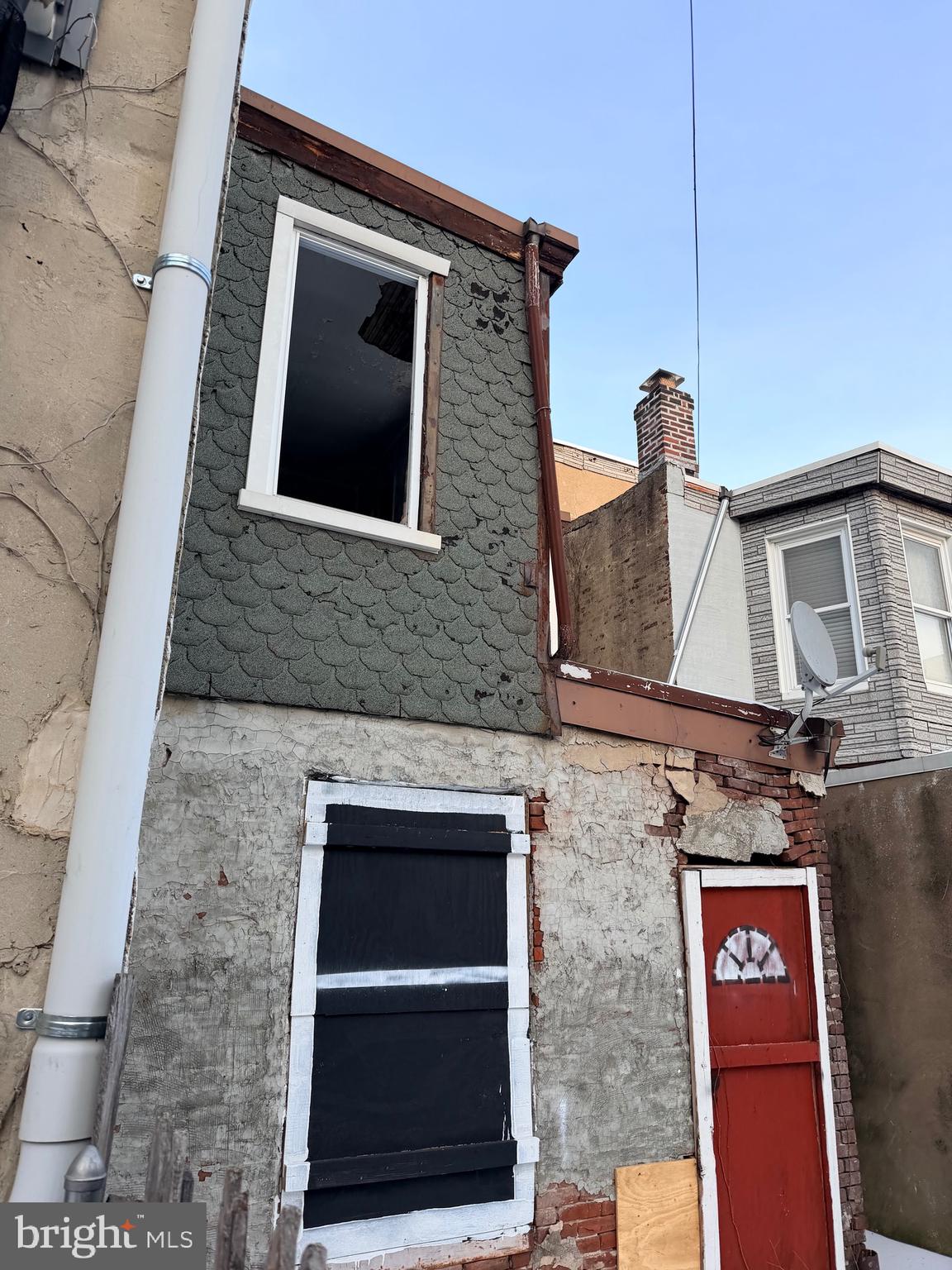 2716 E LEHIGH AVENUE