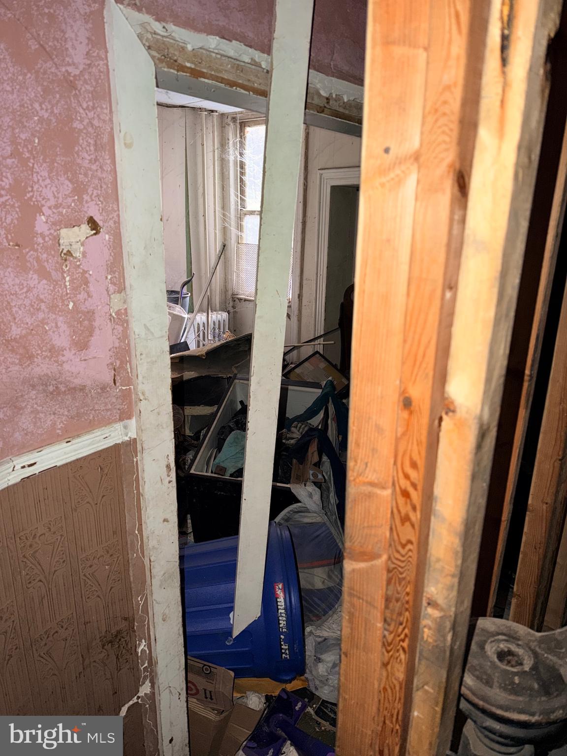 2716 E LEHIGH AVENUE