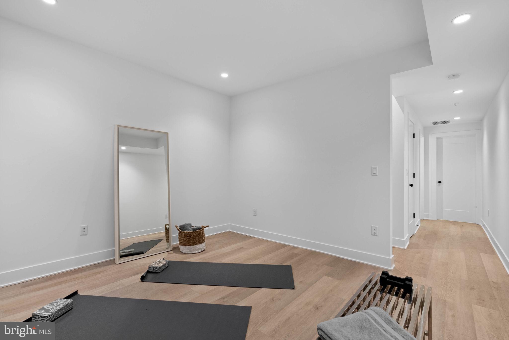 650 FAIRMOUNT AVENUE J2