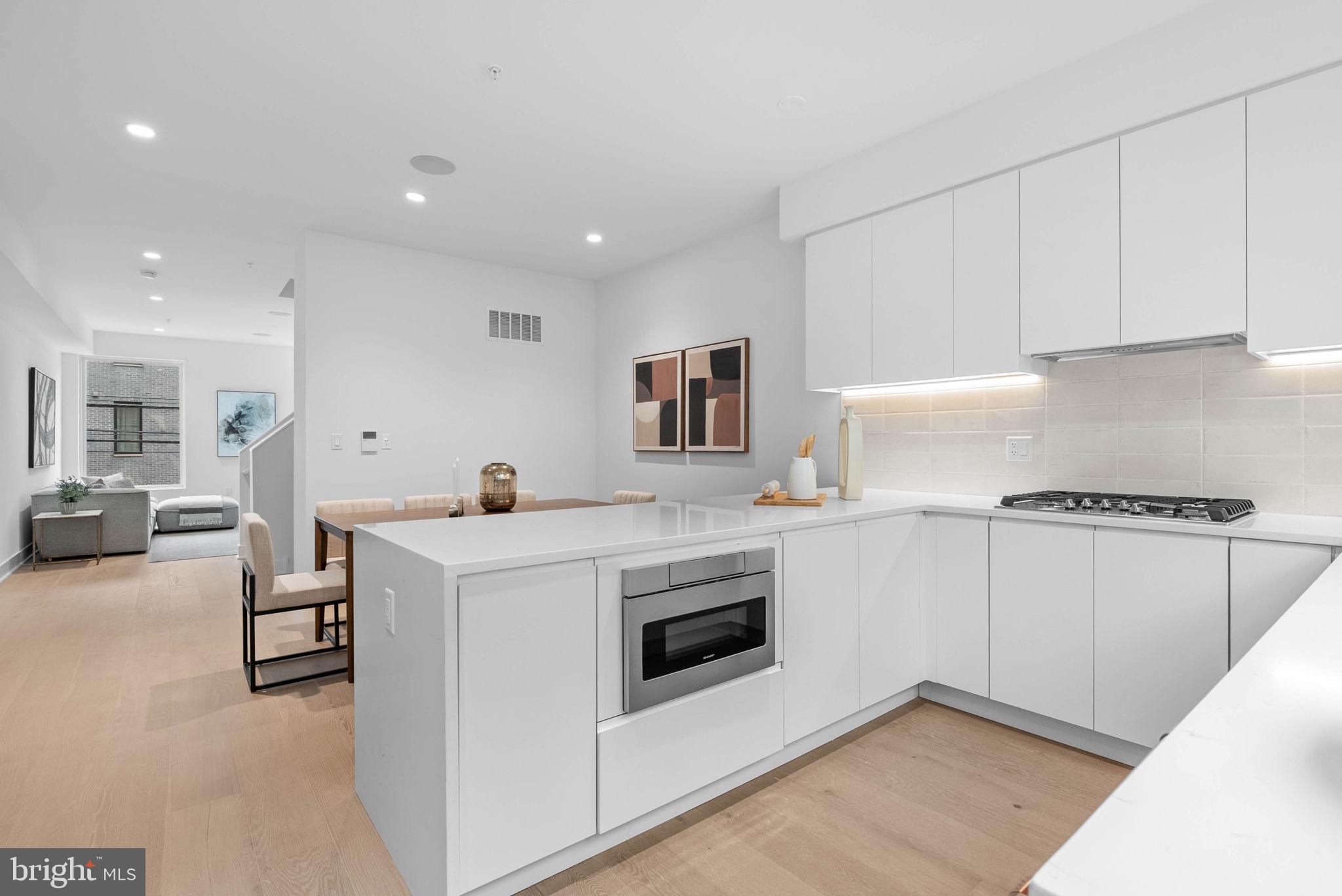 650 FAIRMOUNT AVENUE J2