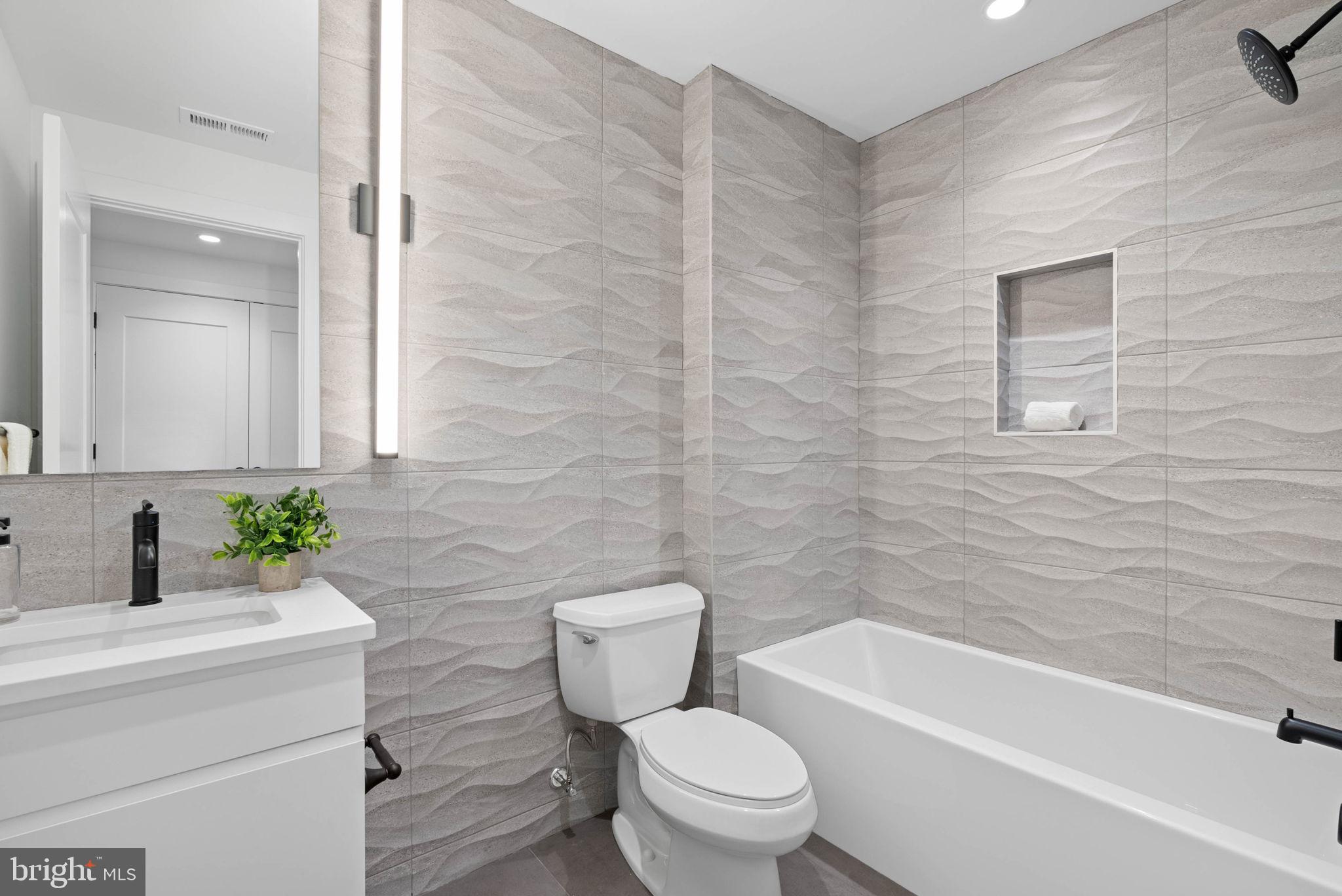 650 FAIRMOUNT AVENUE J2