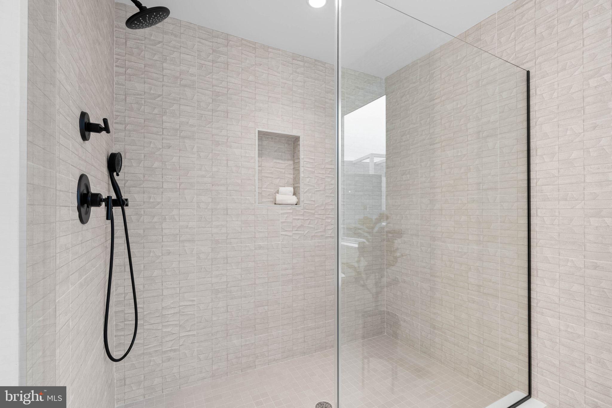 650 FAIRMOUNT AVENUE J2