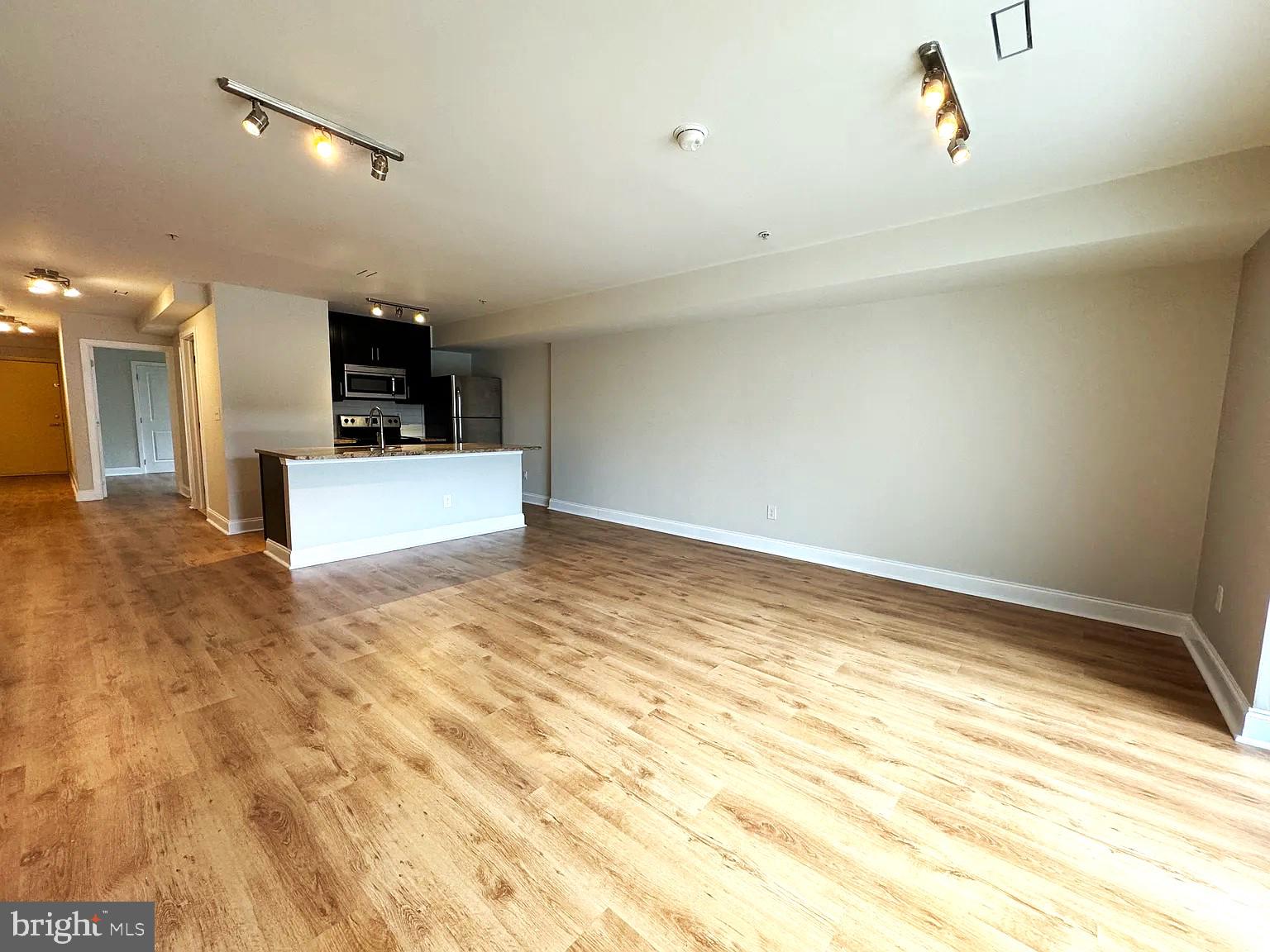 2039 BLAIR STREET 2B