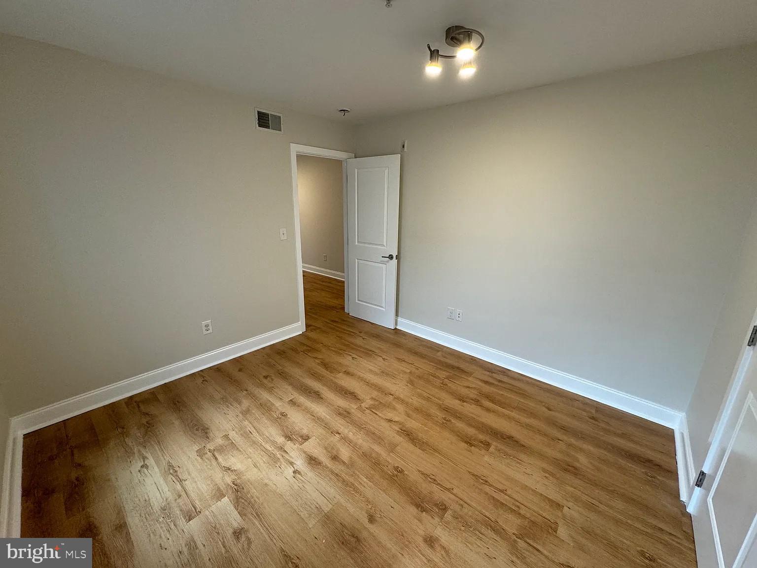 2039 BLAIR STREET 2B