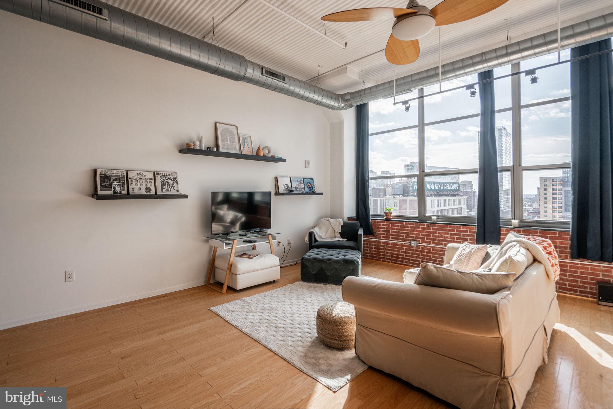 2200 ARCH STREET 28 1011