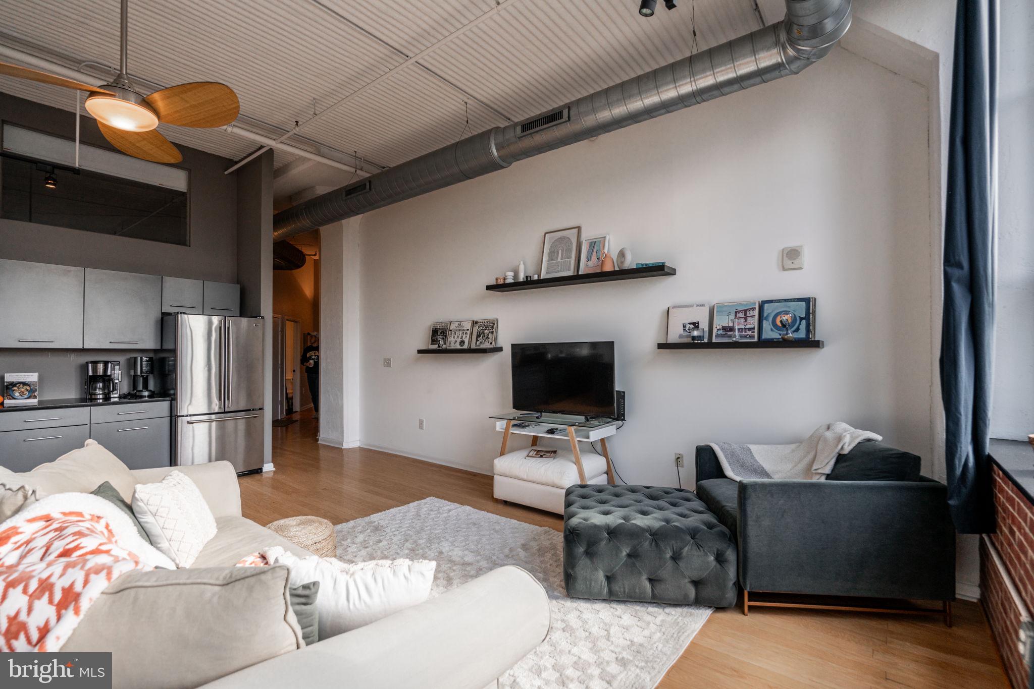 2200 ARCH STREET 28 1011