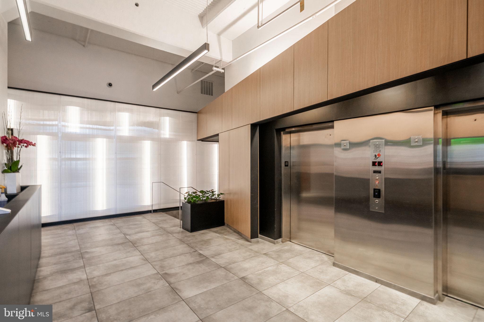 2200 ARCH STREET 28 1011