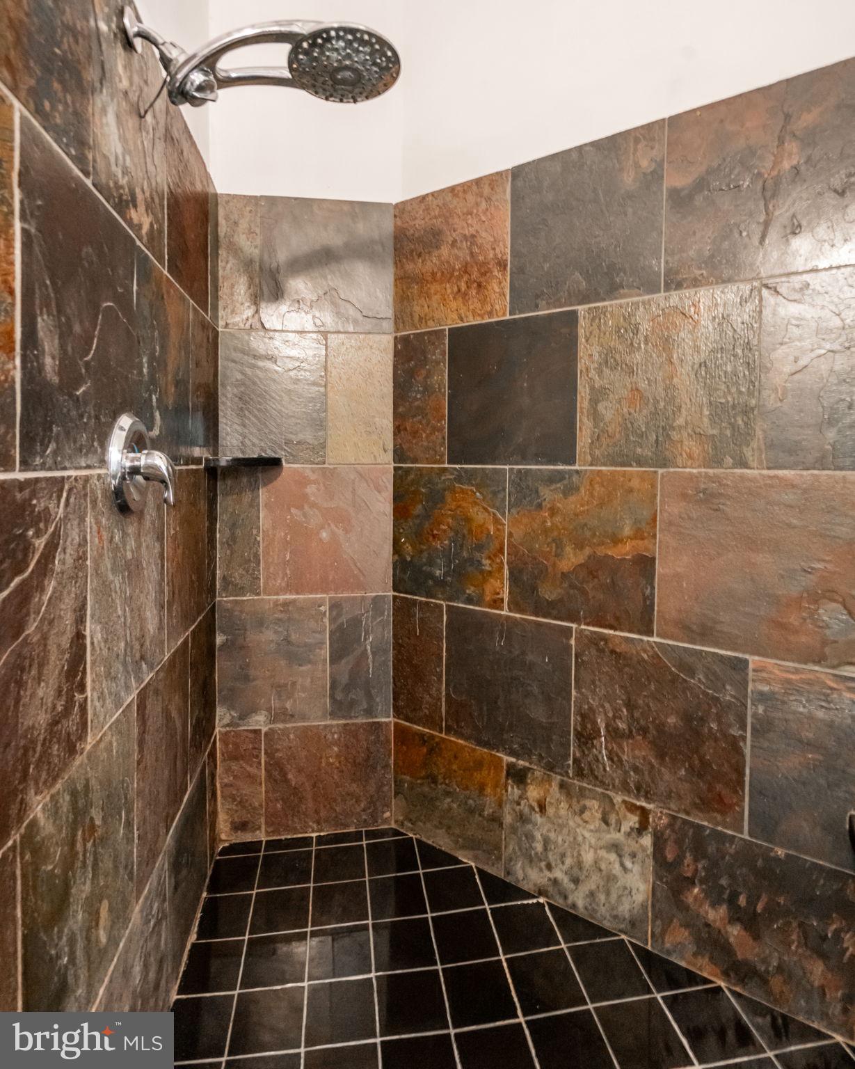 2200 ARCH STREET 28 1011