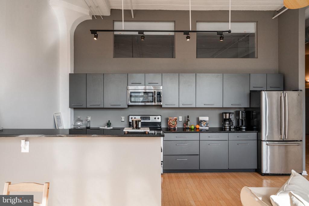 2200 ARCH STREET 28 1011