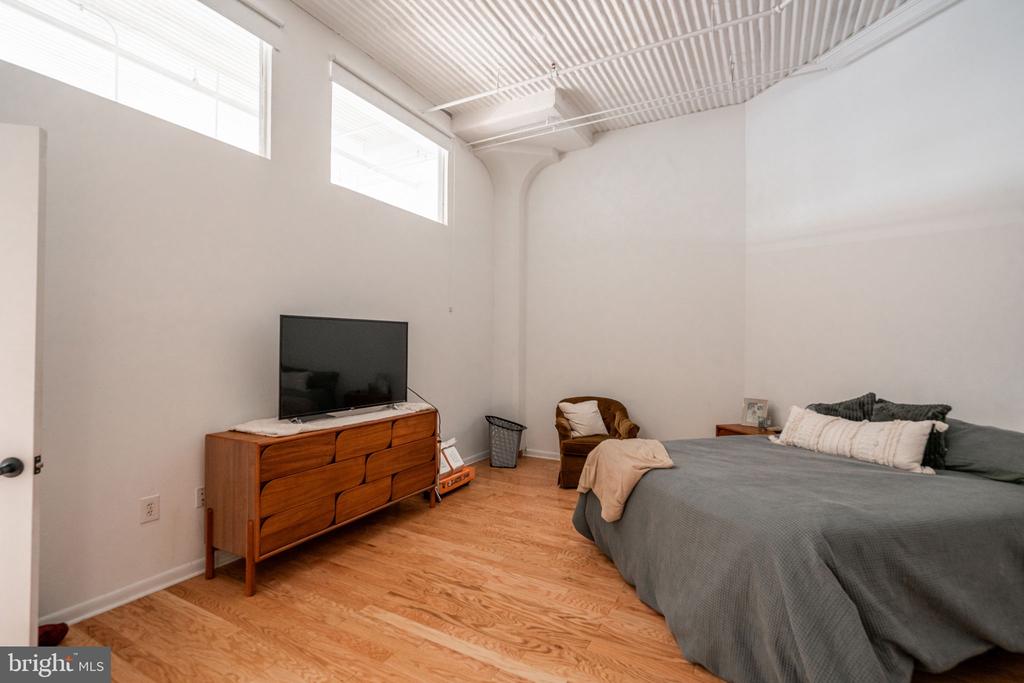 2200 ARCH STREET 28 1011
