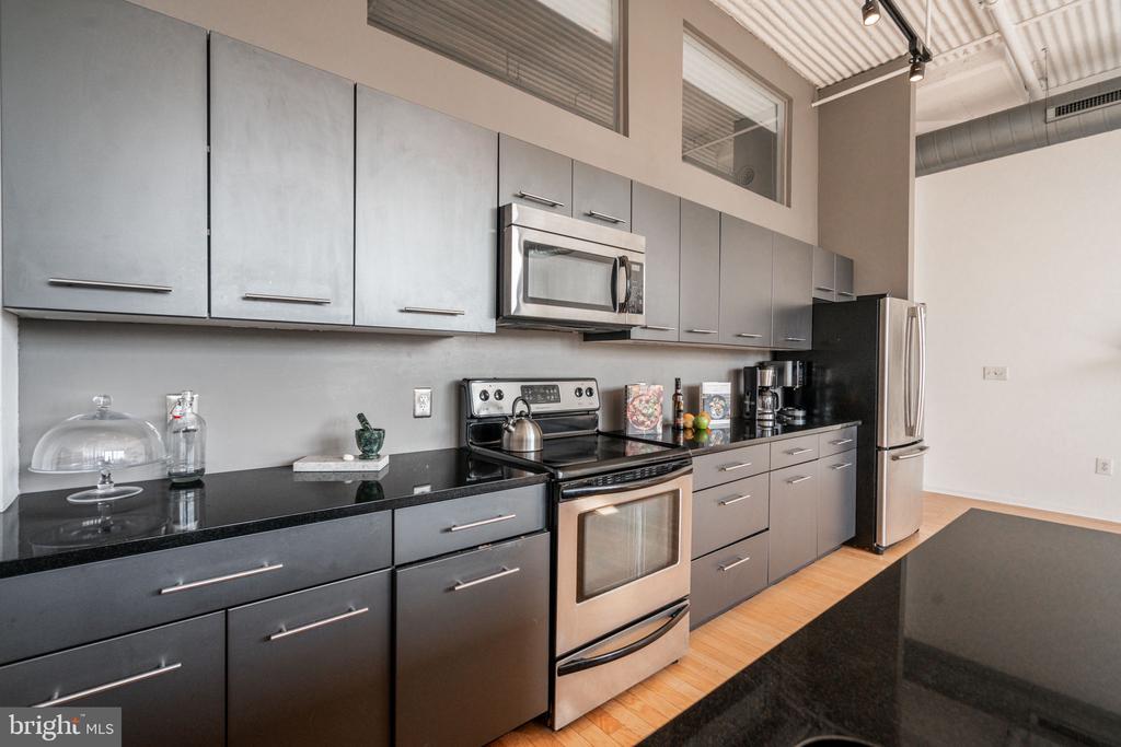 2200 ARCH STREET 28 1011