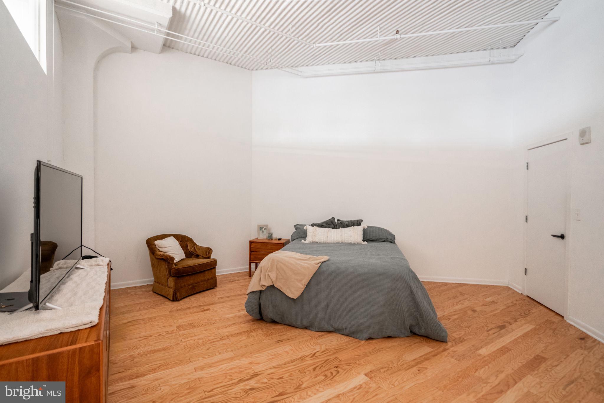 2200 ARCH STREET 28 1011