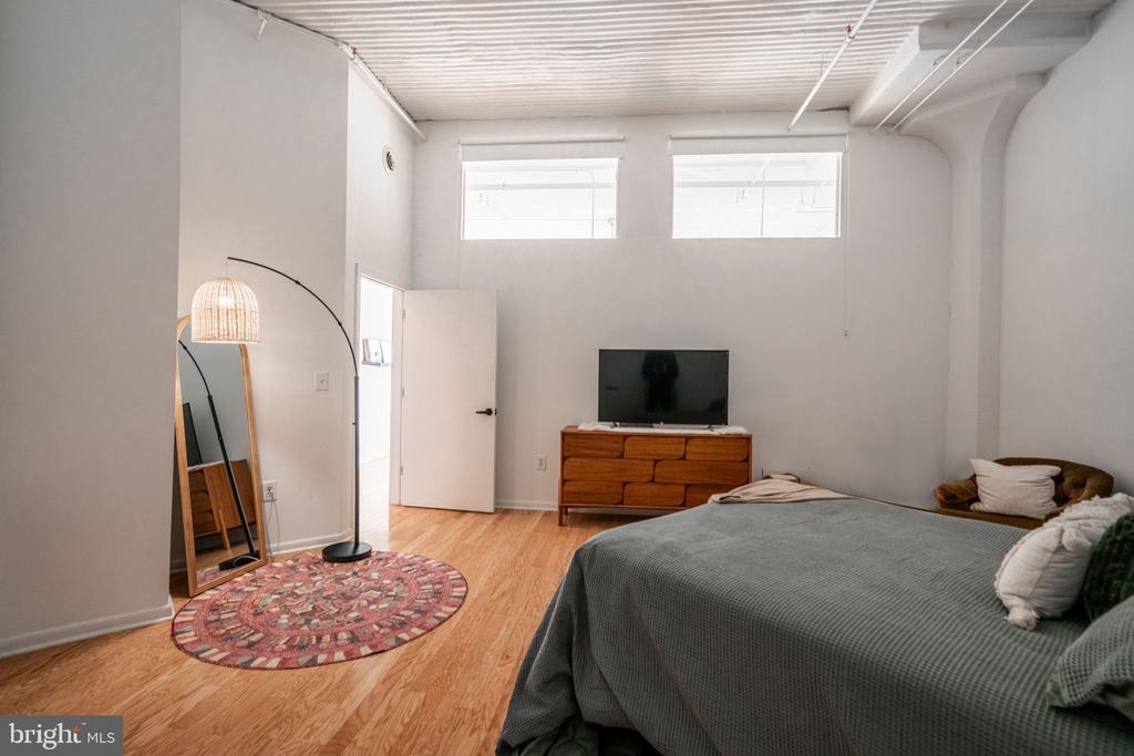 2200 ARCH STREET 28 1011