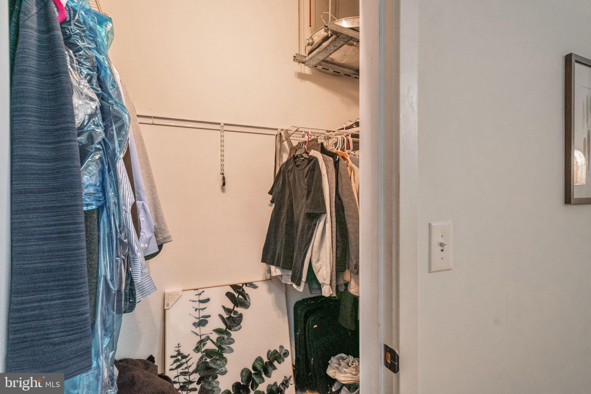 2200 ARCH STREET 28 1011