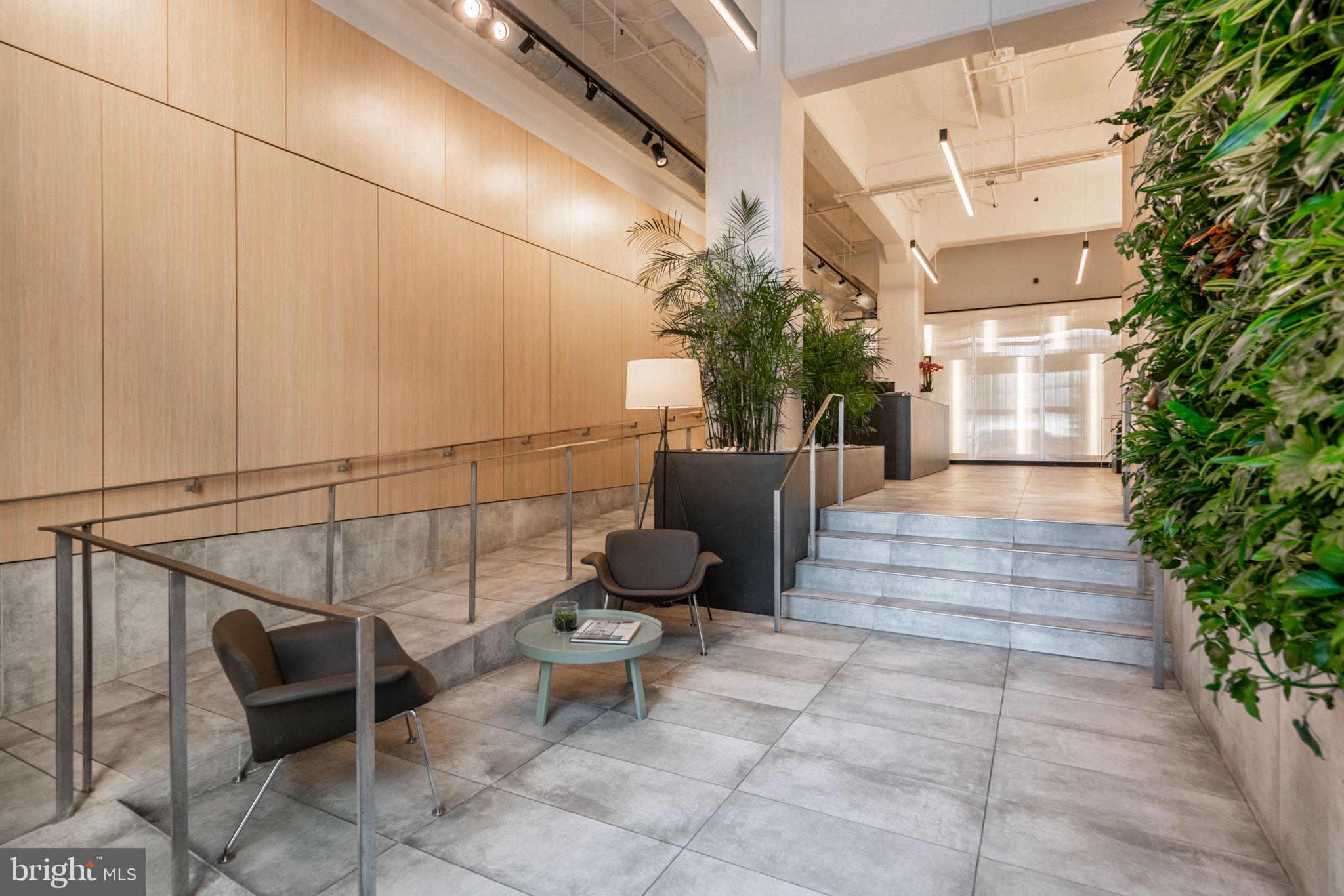 2200 ARCH STREET 28 1011