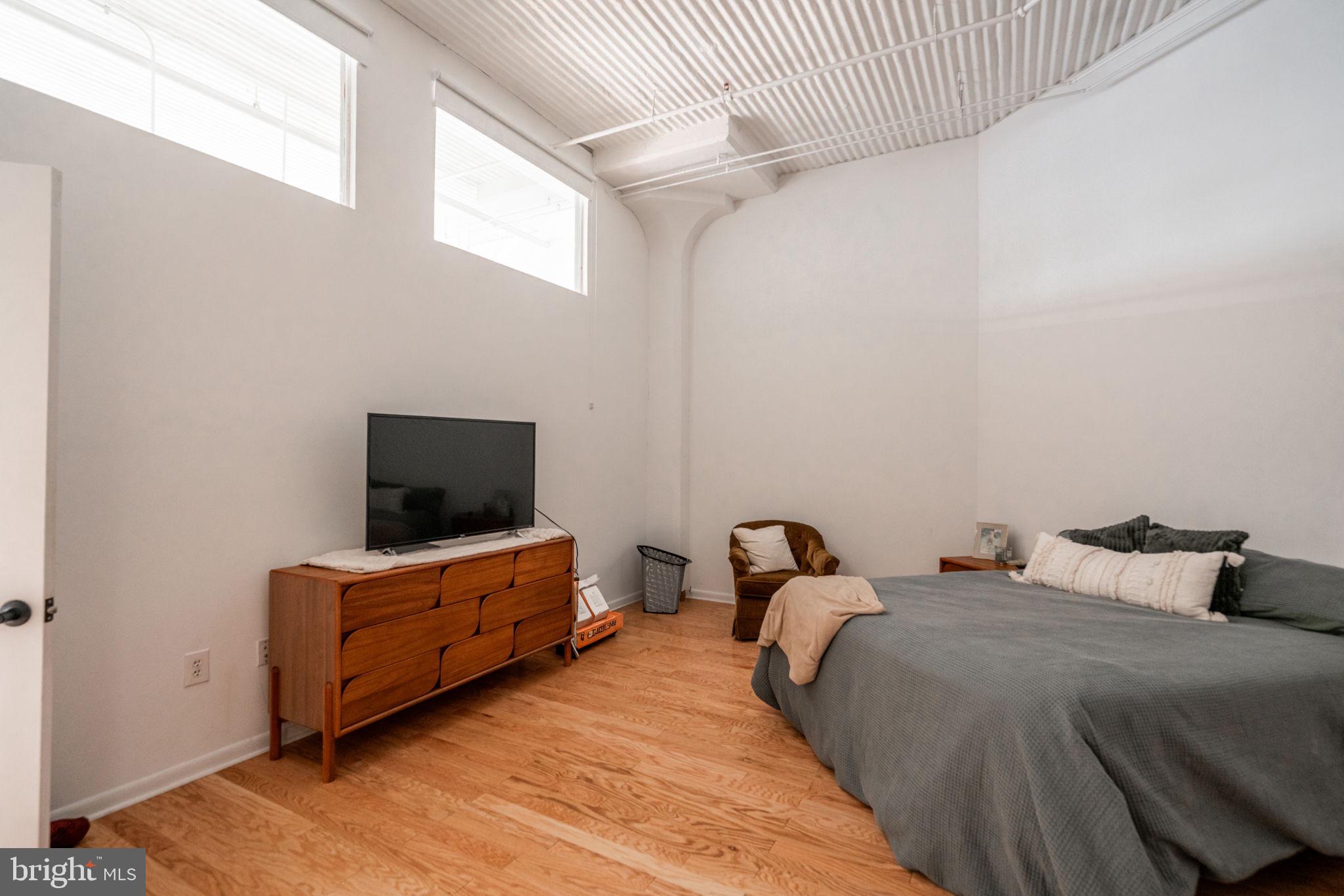 2200 ARCH STREET 28 1011